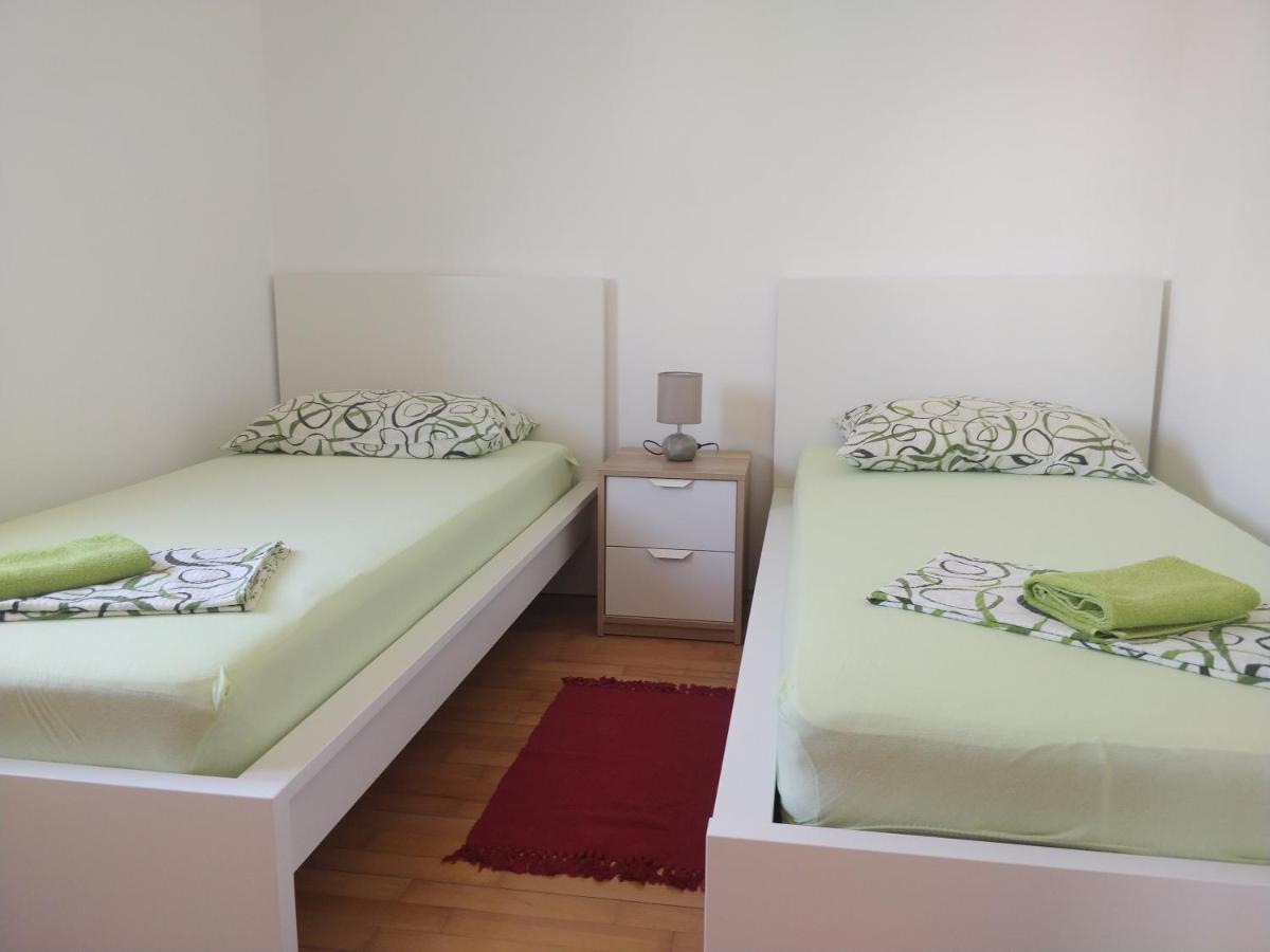 Apartments Booky Novalja Eksteriør billede